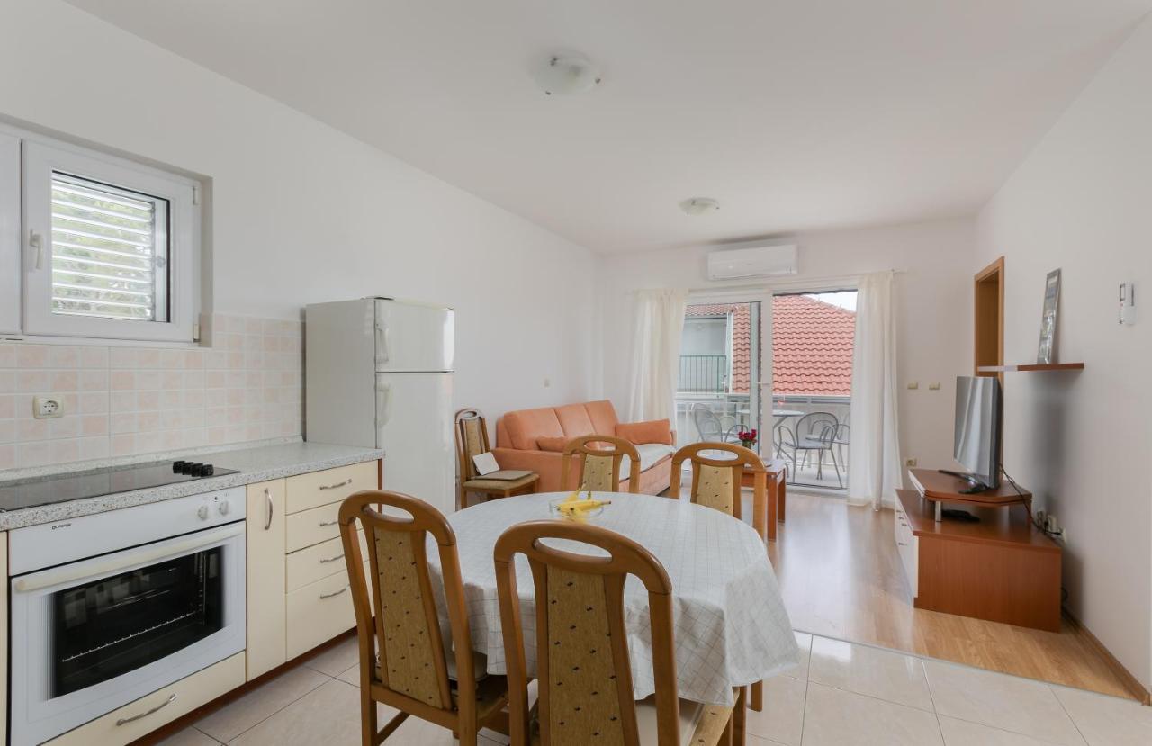 Apartman Mar18 Makarska Bagian luar foto